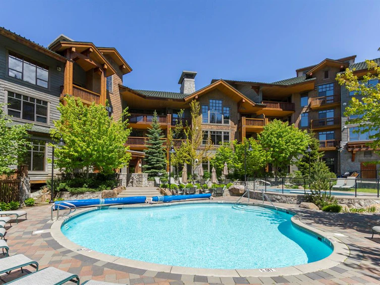 416-2202 Gondola Way, Whistler, BC, V8E 0M7