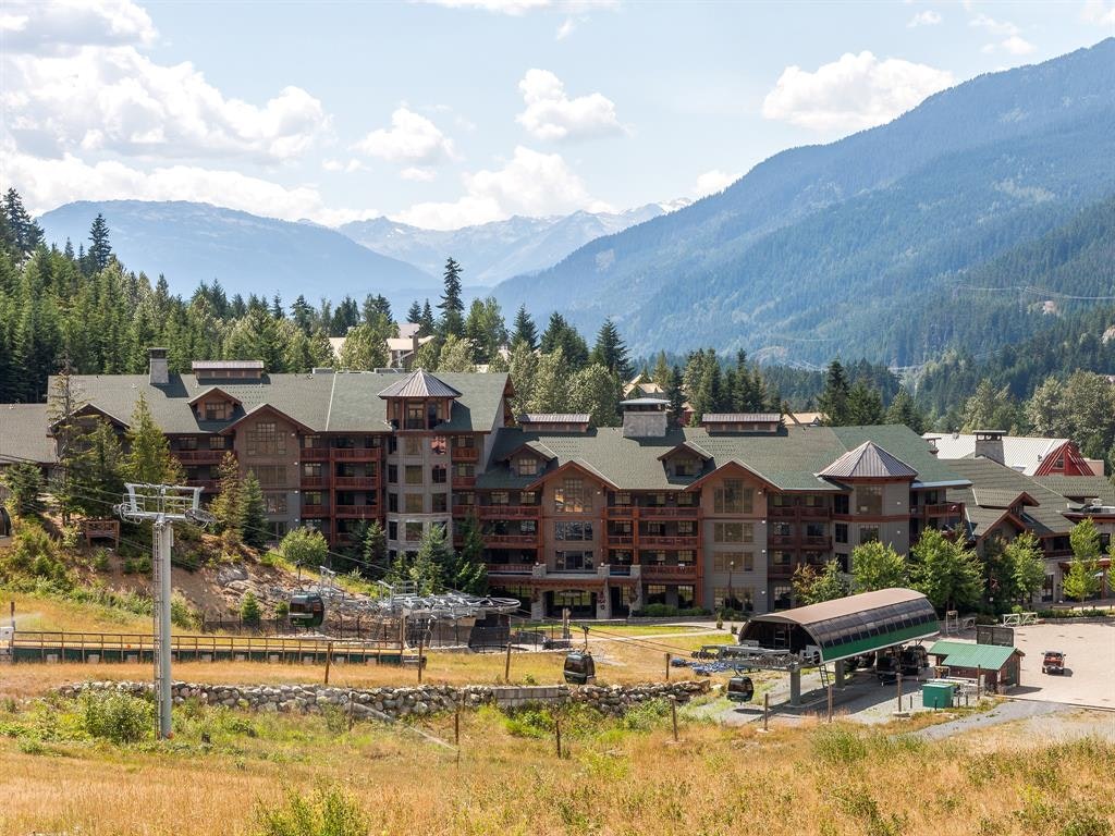 416-2202 Gondola Way - 2