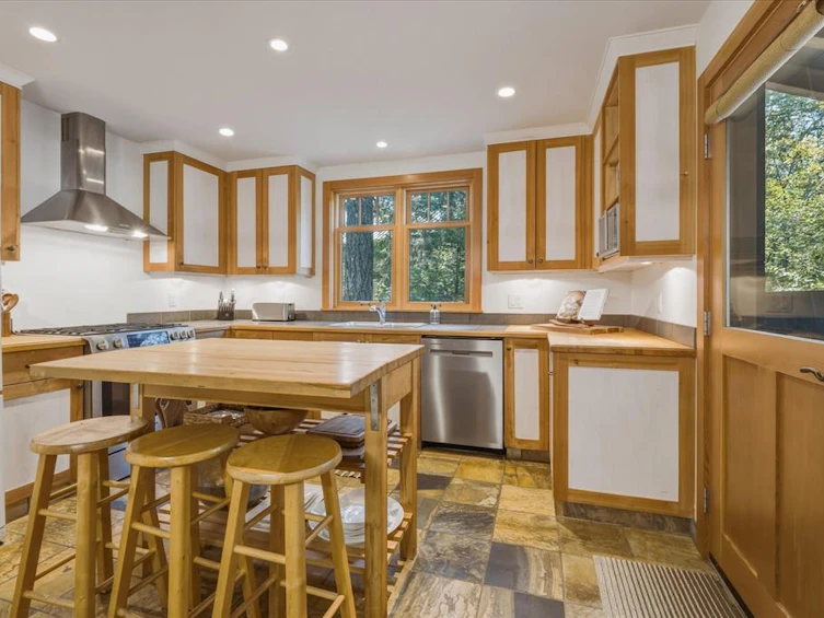 5 Garibaldi Drive, Whistler, BC, V8E 0A7 - 7