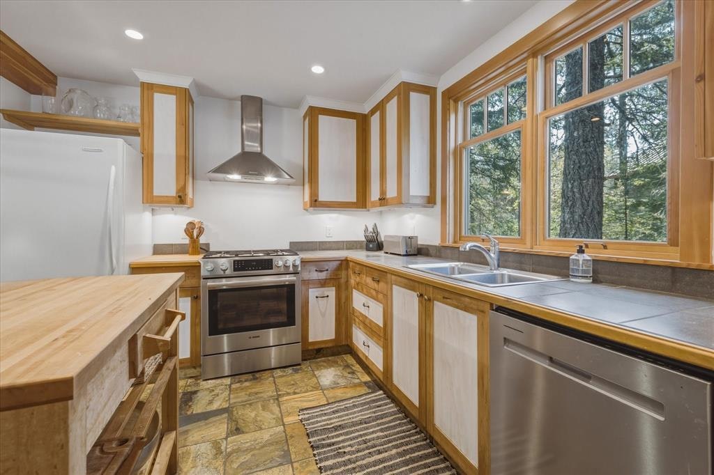 5 Garibaldi Drive, Whistler, BC, V8E 0A7 - 8