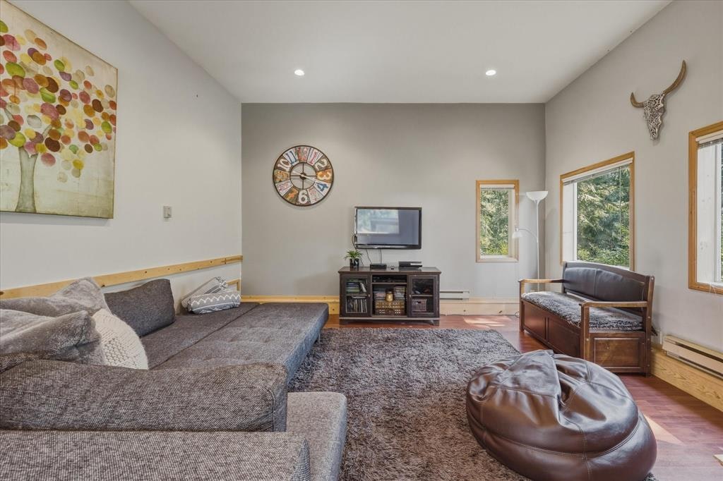 5 Garibaldi Drive, Whistler, BC, V8E 0A7 - 13