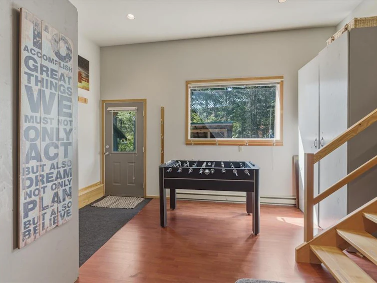 5 Garibaldi Drive, Whistler, BC, V8E 0A7 - 14