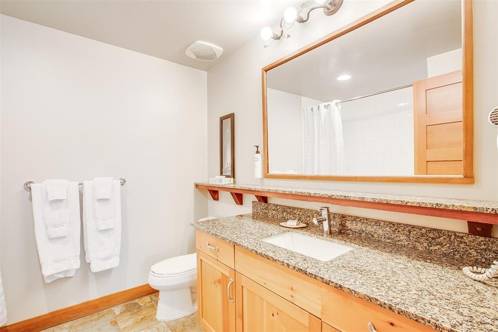 403D-2036 London Lane, Whistler, BC, V8E 0N7 - 17