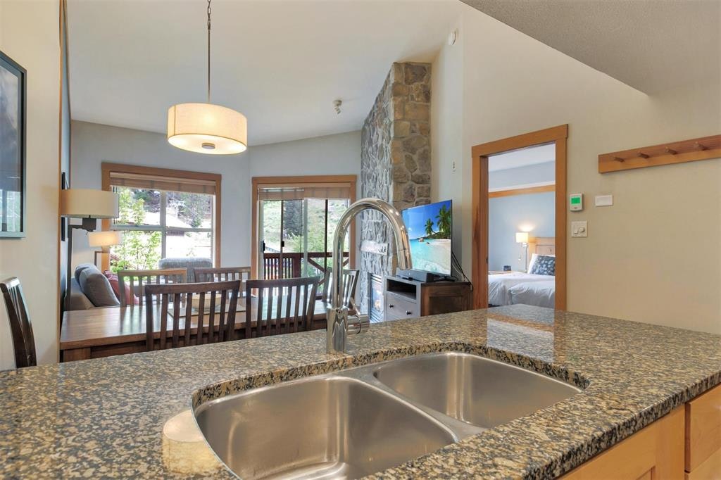 403D-2036 London Lane, Whistler, BC, V8E 0N7 - 14