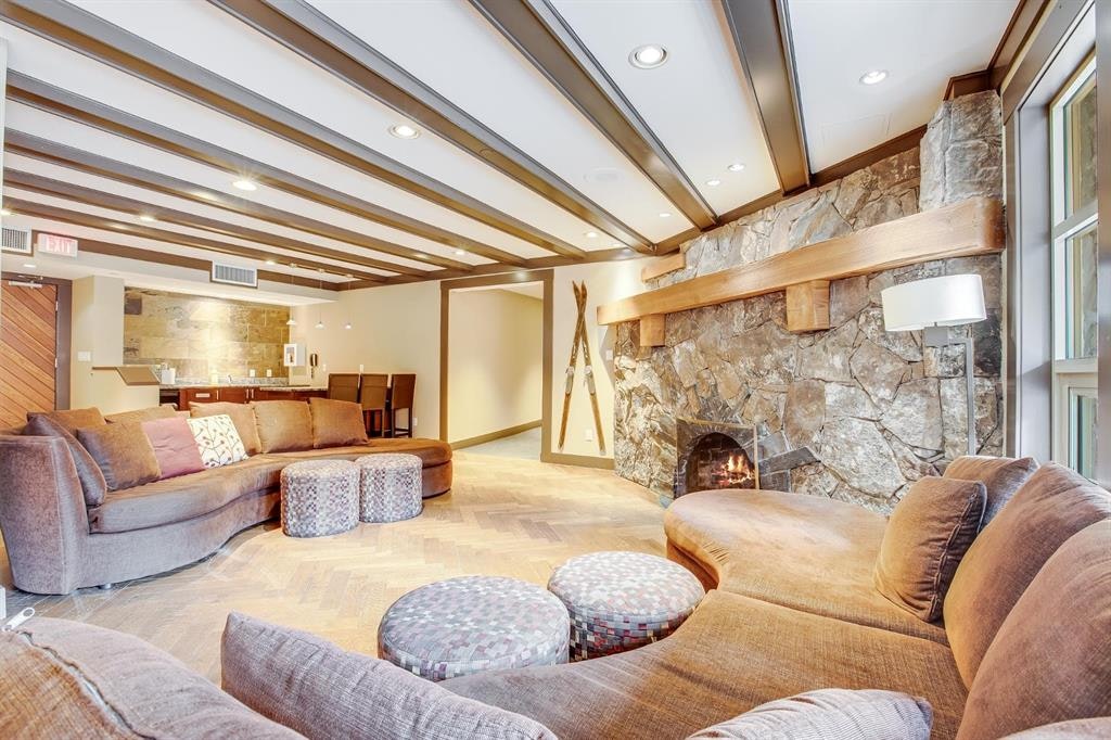 403D-2036 London Lane, Whistler, BC, V8E 0N7 - 30