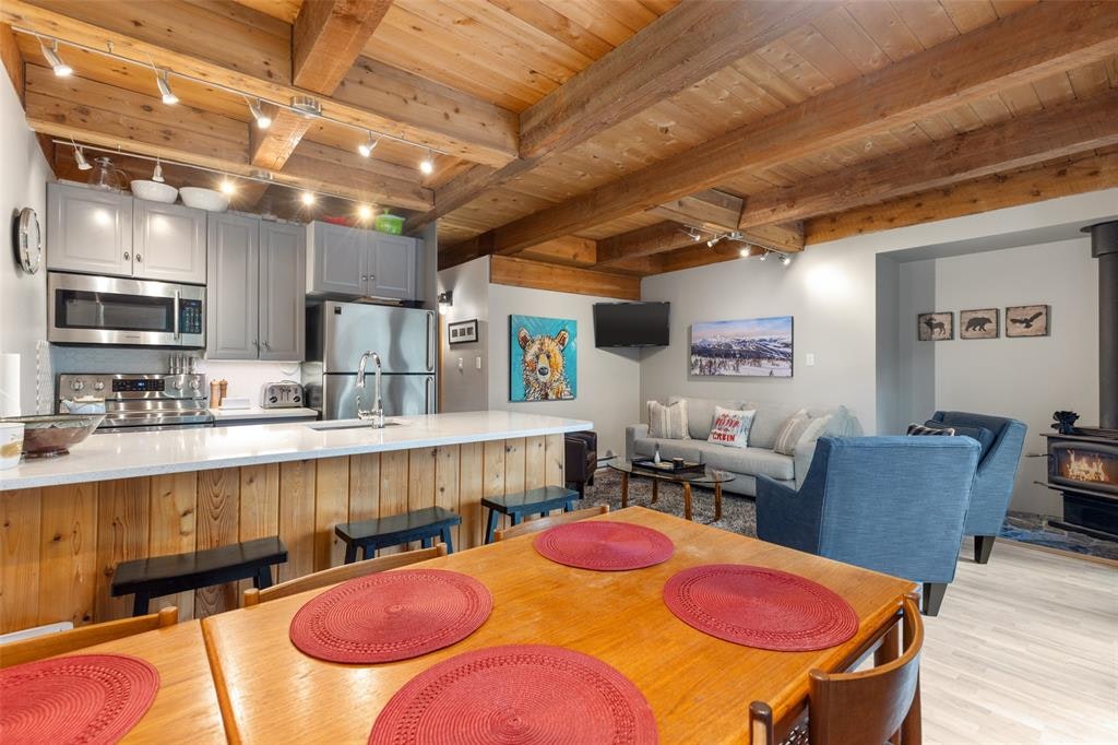 5-2200 Eva Lake Road - 5