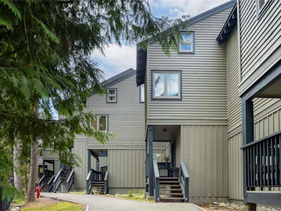 5-2200 Eva Lake Road - 2
