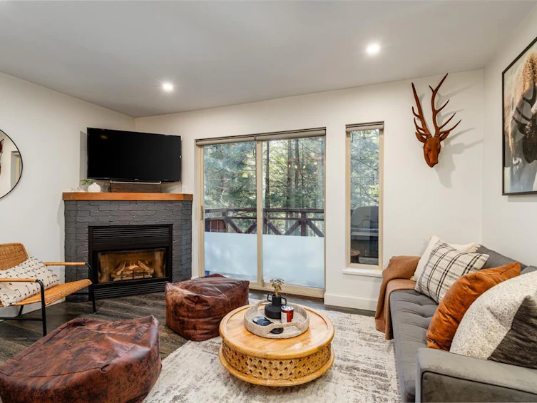 113-3070 Hillcrest Drive, Whistler, BC, V8E 0V1