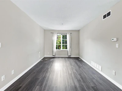 1-1444 Vine Road - 5