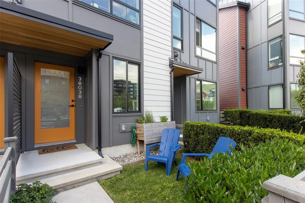 38038 Keel Way - 2