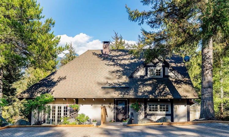 9167 Emerald Drive