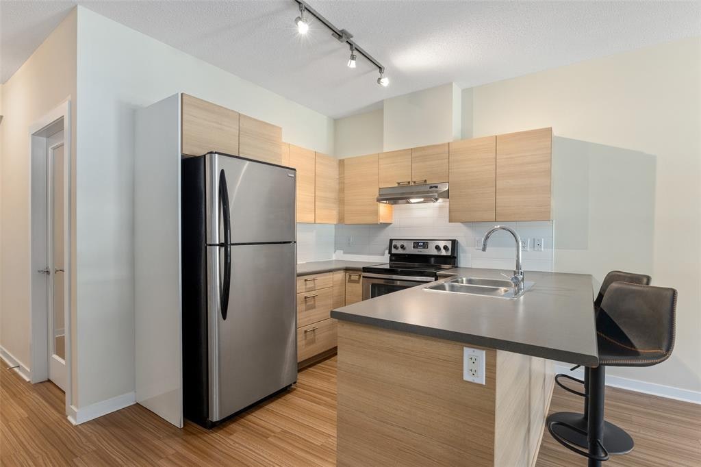 202-7445 Frontier Street - 5