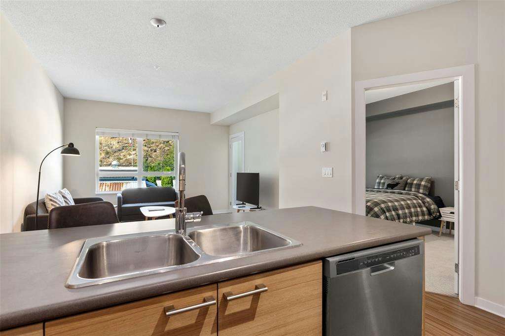 202-7445 Frontier Street, Pemberton, BC, V0N 2L1 - 6