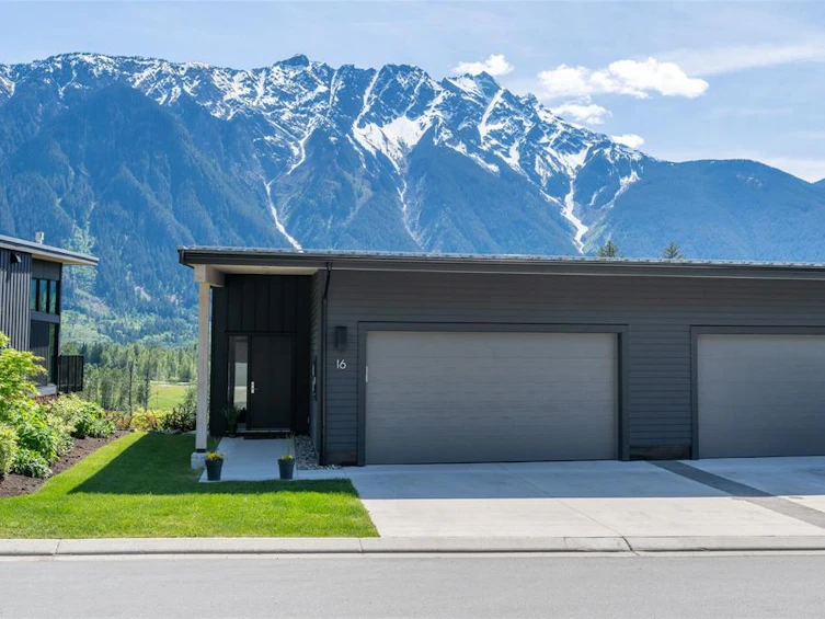 16-4000 Sunstone Way, Pemberton, BC, V0N 2L3