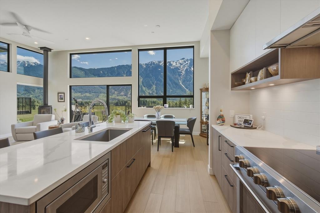 16-4000 Sunstone Way, Pemberton, BC, V0N 2L3 - 11