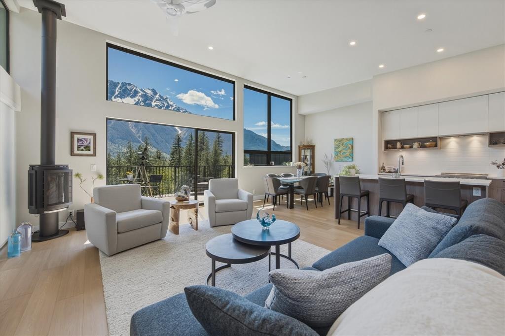 16-4000 Sunstone Way - 2