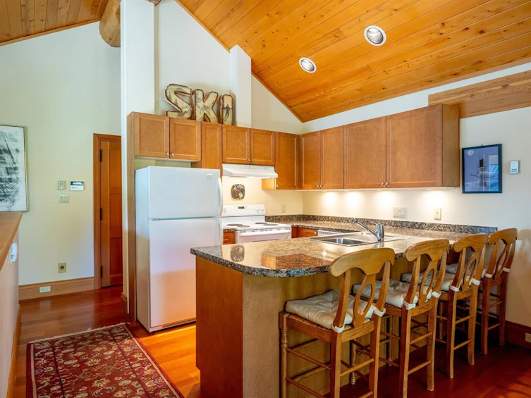 8164 Muirfield Crescent, Whistler, BC, V8E 1J7 - 31