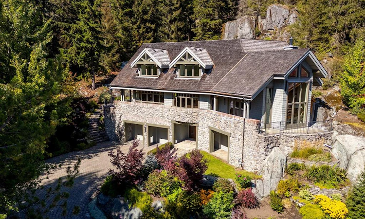 3232 Peak Drive
