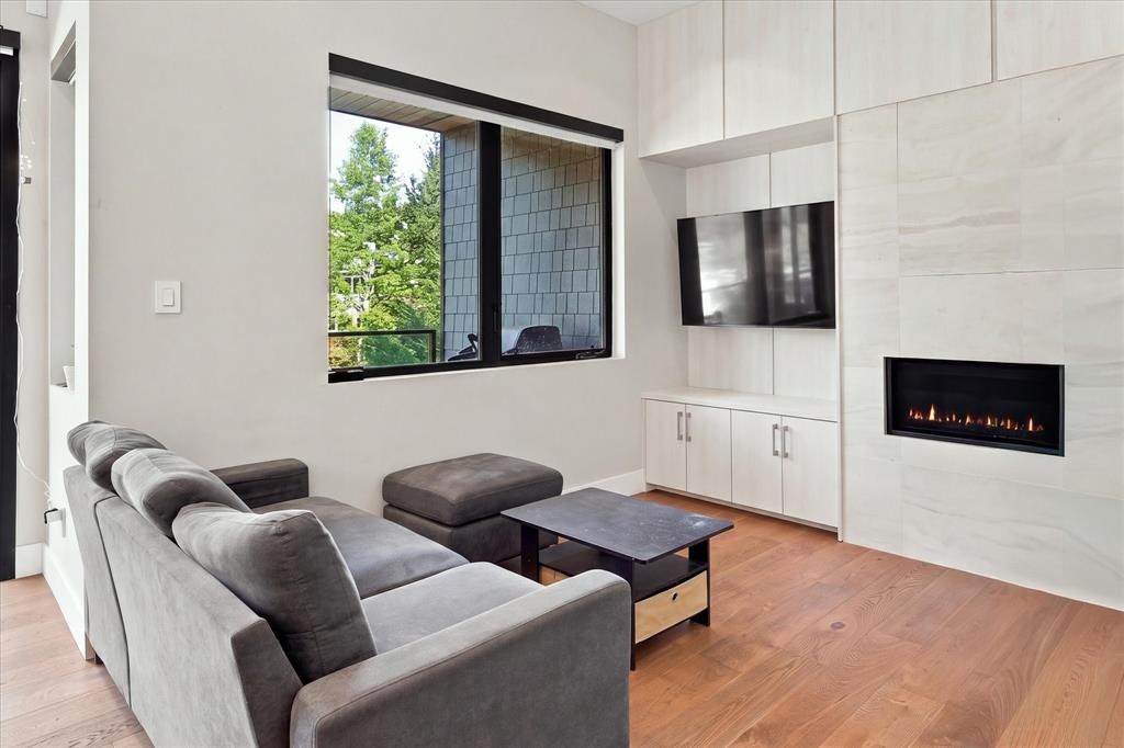 21-1350 Cloudburst Drive - 5
