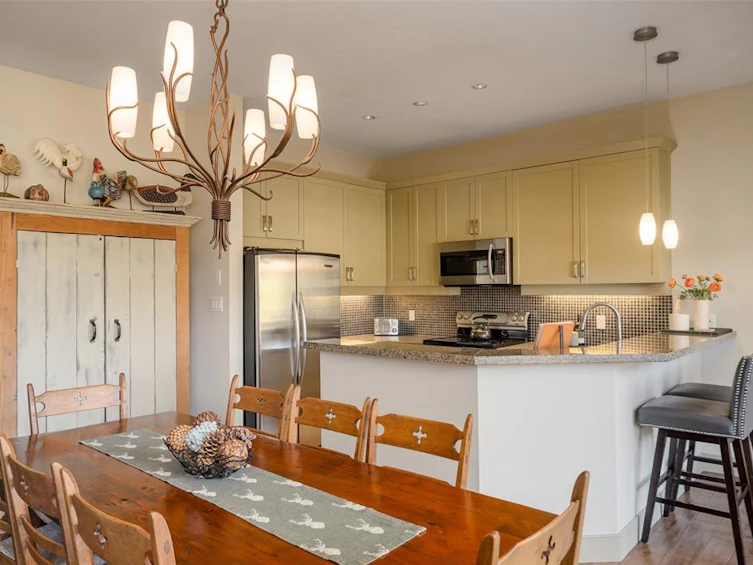23-4644 Blackcomb Way, Whistler, BC, V8E 0H2 - 23