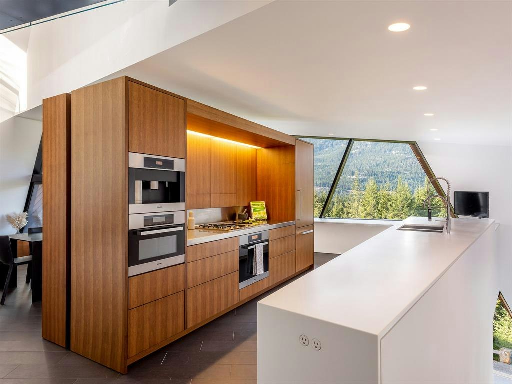 3801 Sunridge Place, Whistler, BC, V8E 0W1 - 10