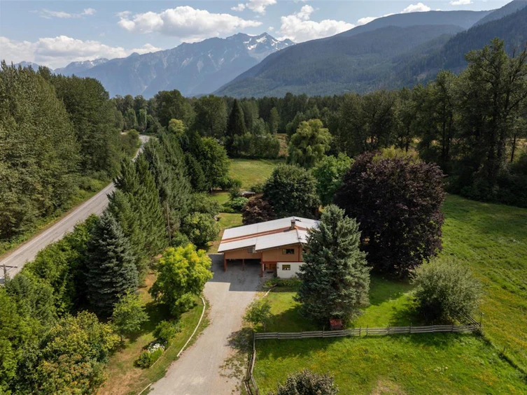 7869 Pemberton Meadows Road, Pemberton, BC, V0N 2L2 - 38