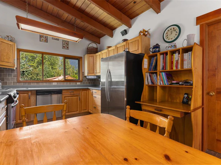 7869 Pemberton Meadows Road, Pemberton, BC, V0N 2L2 - 7