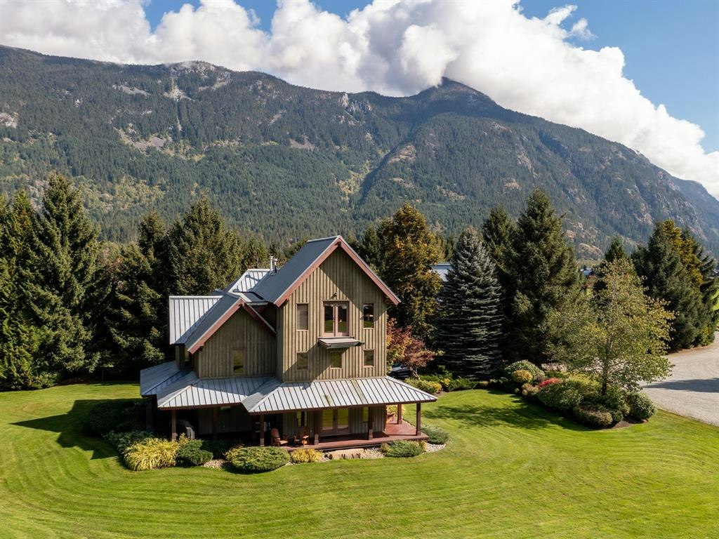8891 Pemberton Meadows Road, Pemberton, BC, V0N 2L2 - 6