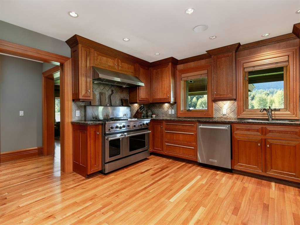 8891 Pemberton Meadows Road, Pemberton, BC, V0N 2L2 - 11