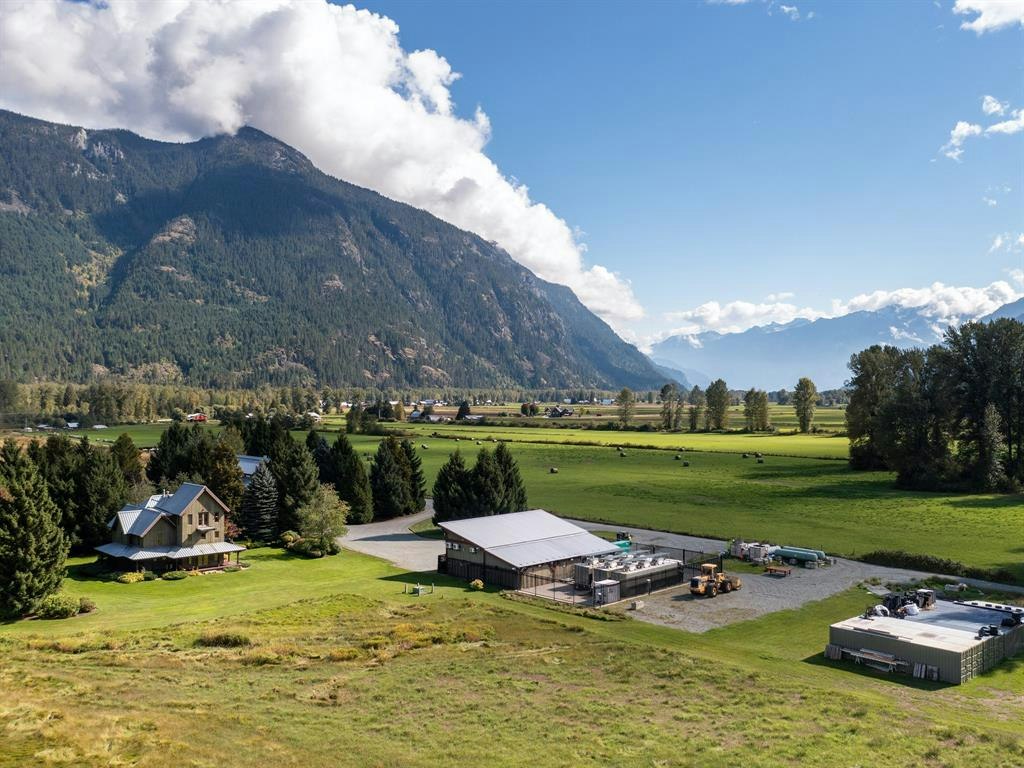 8891 Pemberton Meadows Road, Pemberton, BC, V0N 2L2