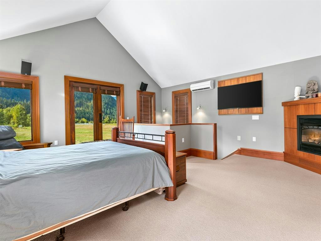 8891 Pemberton Meadows Road, Pemberton, BC, V0N 2L2 - 14