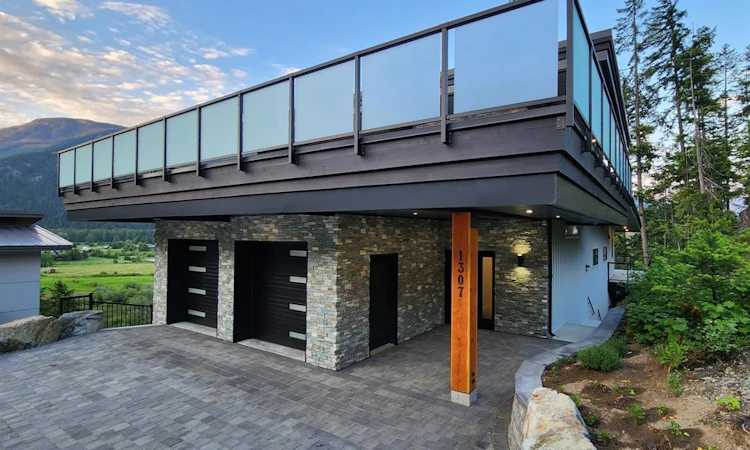 SL3-1307 Eagle Drive