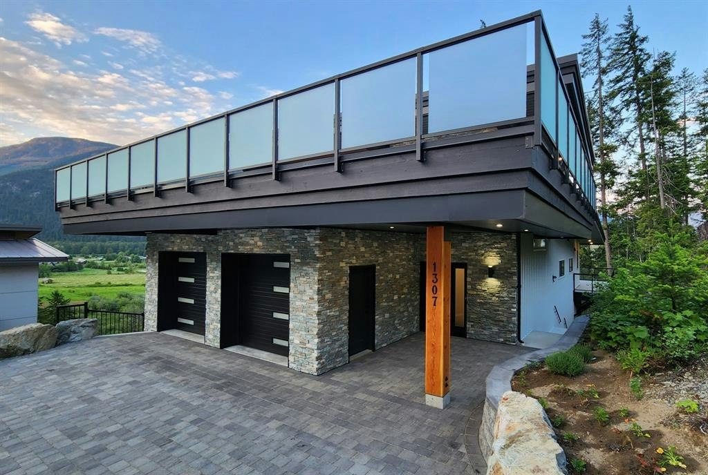 SL4-1307 Eagle Drive - 2