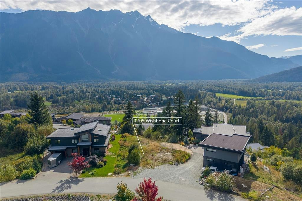1705 Wishbone Court, Pemberton, BC, V0N 2L1