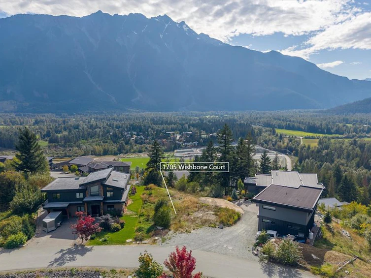 1705 Wishbone Court, Pemberton, BC, V0N 2L1