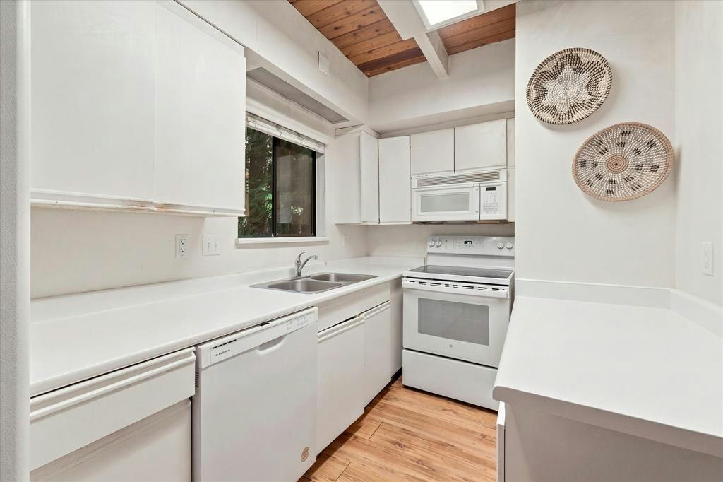 6533 Balsam Way, Whistler, BC, V8E 0C5 - 11