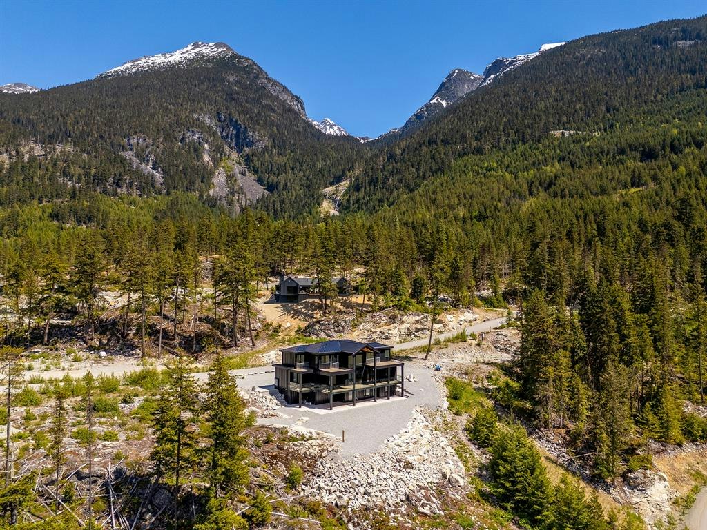 9333 Warbler Way, Whistler, BC, V8E 1M1 - 31