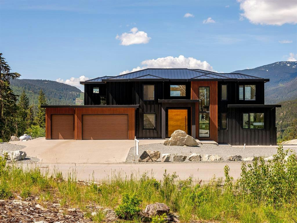 9333 Warbler Way, Whistler, BC, V8E 1M1 - 32