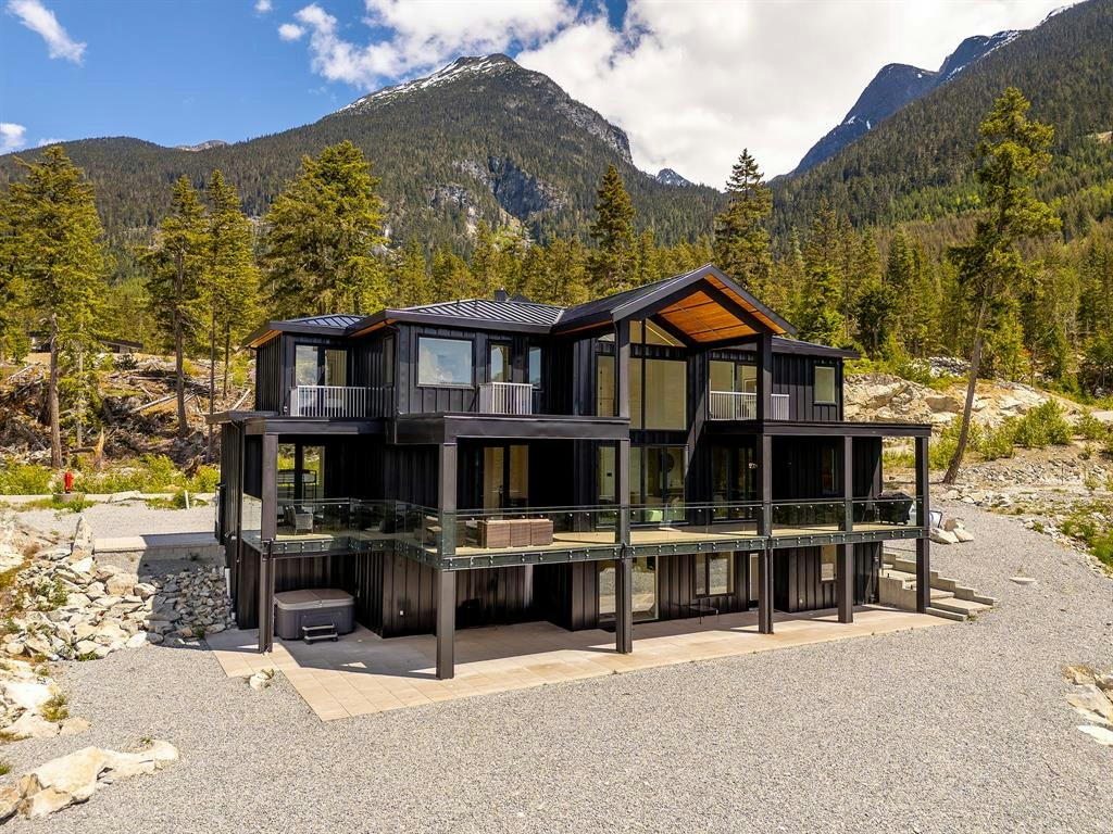 9333 Warbler Way, Whistler, BC, V8E 1M1 - 30