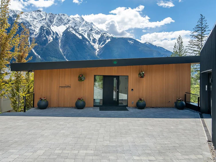 7667 Cerulean Drive, Pemberton, BC, V0N 2L0 - 3