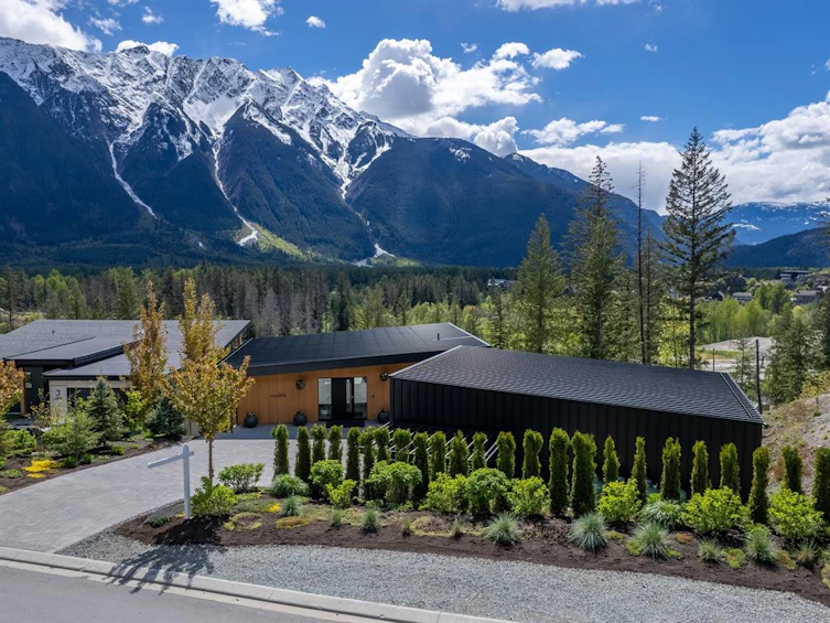 7667 Cerulean Drive, Pemberton, BC, V0N 2L0