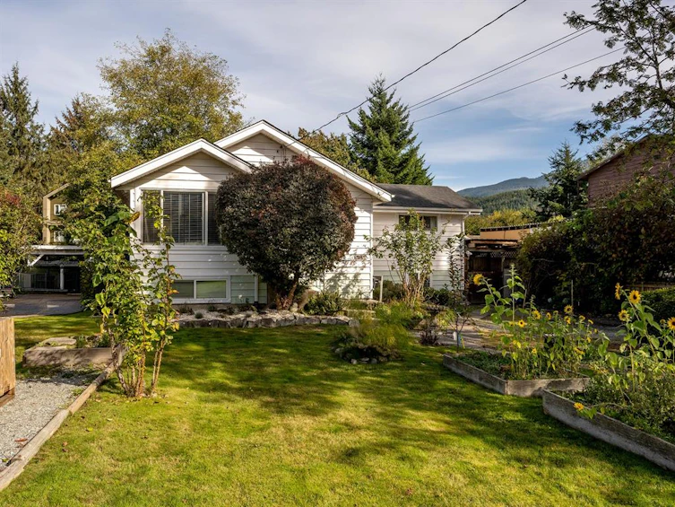 38876 Buckley Avenue, Squamish, BC, V8B 0C9 - 33