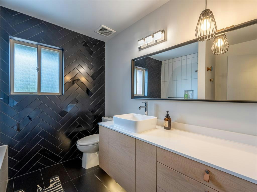 2308 Gondola Way, Whistler, BC, V8B 0N2 - 22
