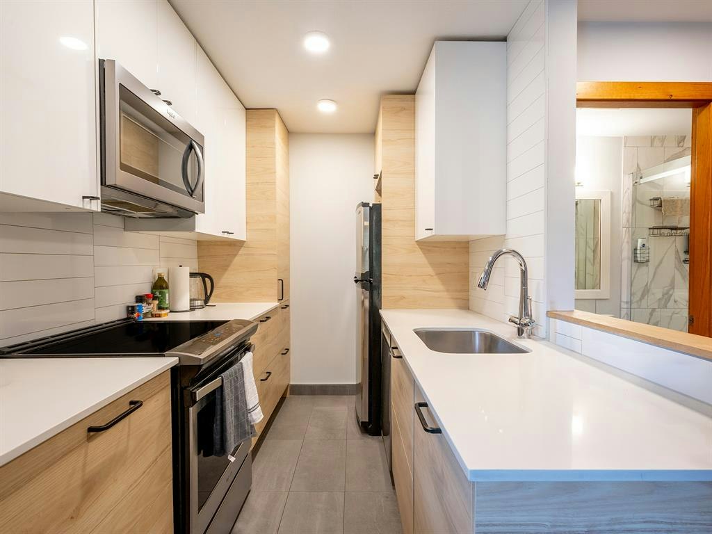 2308 Gondola Way, Whistler, BC, V8B 0N2 - 30
