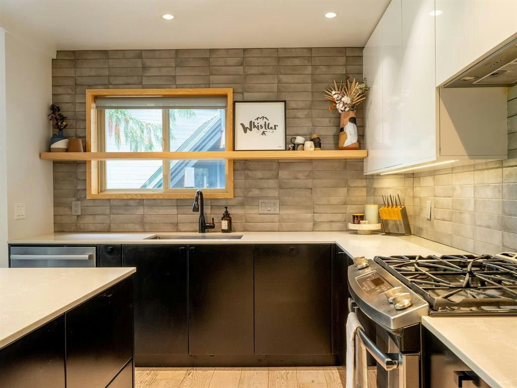 2308 Gondola Way, Whistler, BC, V8B 0N2 - 14