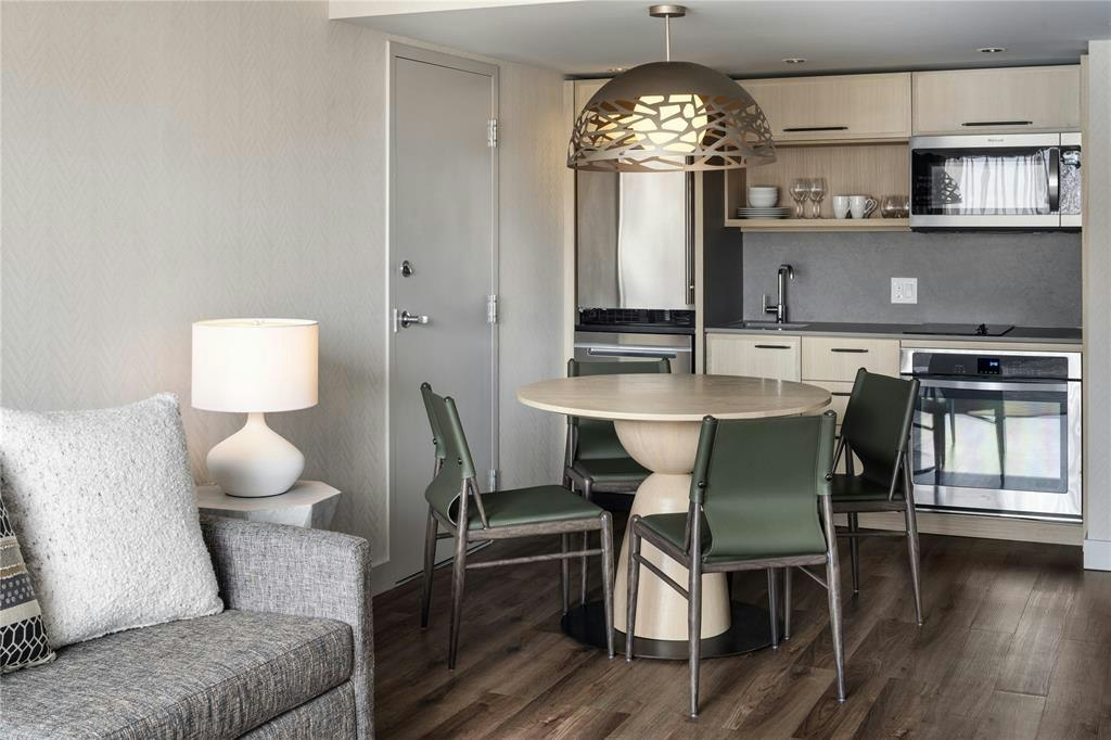 715-4090 Whistler Way - 2
