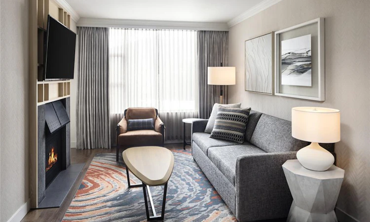 715-4090 Whistler Way