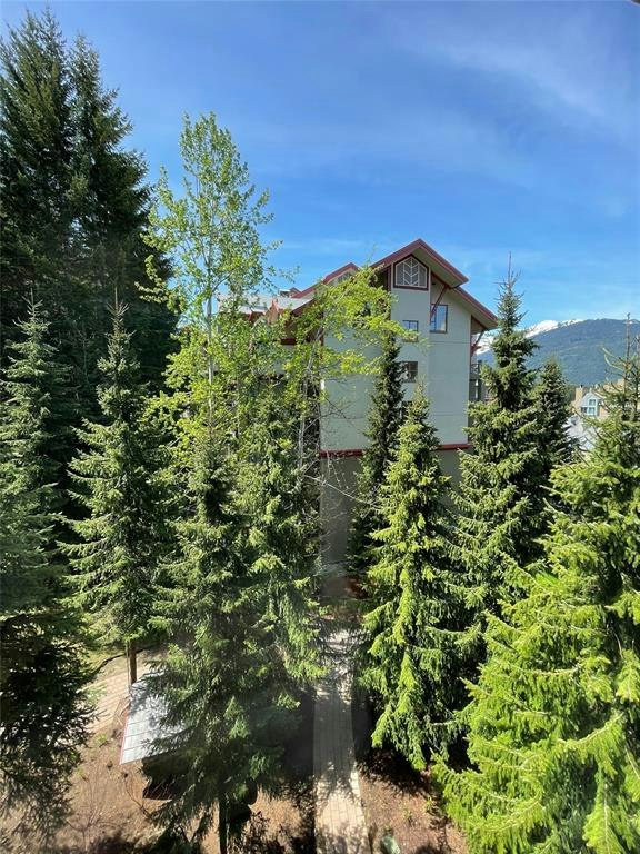 715-4090 Whistler Way - 4