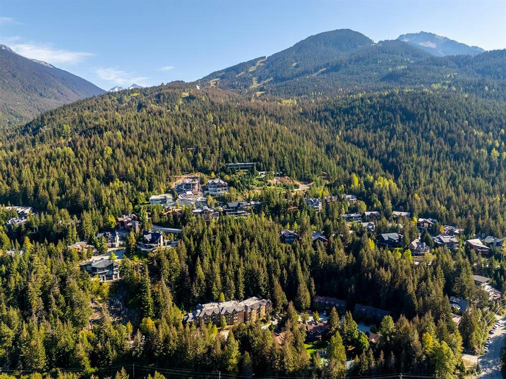 3853 Sunridge Court, Whistler, BC, V8E 0W1 - 17