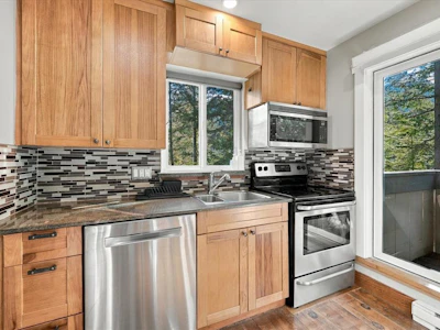 202-2101 Castle Drive - 4